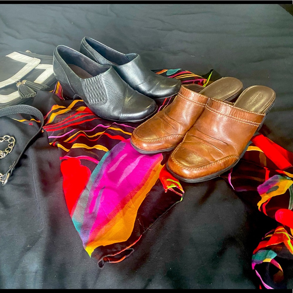 Clarks Shoes:  2 Pair of Bendables